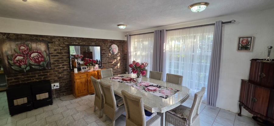 5 Bedroom Property for Sale in Wilkoppies North West